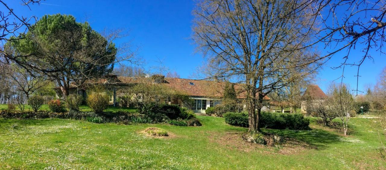 Villa Le Creyssac Saint-Félix-de-Bourdeilles Eksteriør billede