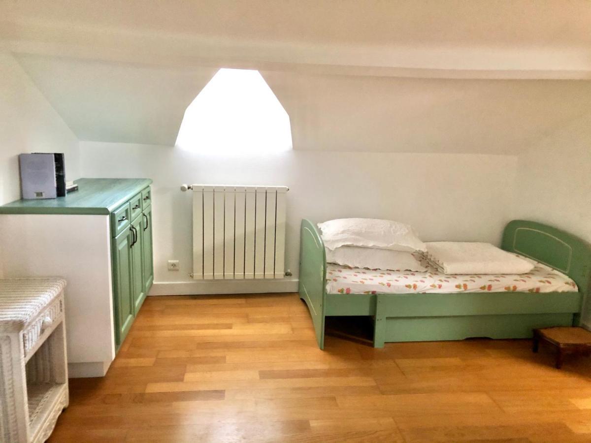 Villa Le Creyssac Saint-Félix-de-Bourdeilles Eksteriør billede