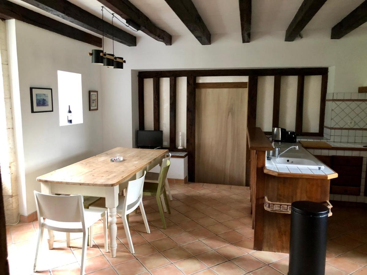 Villa Le Creyssac Saint-Félix-de-Bourdeilles Eksteriør billede