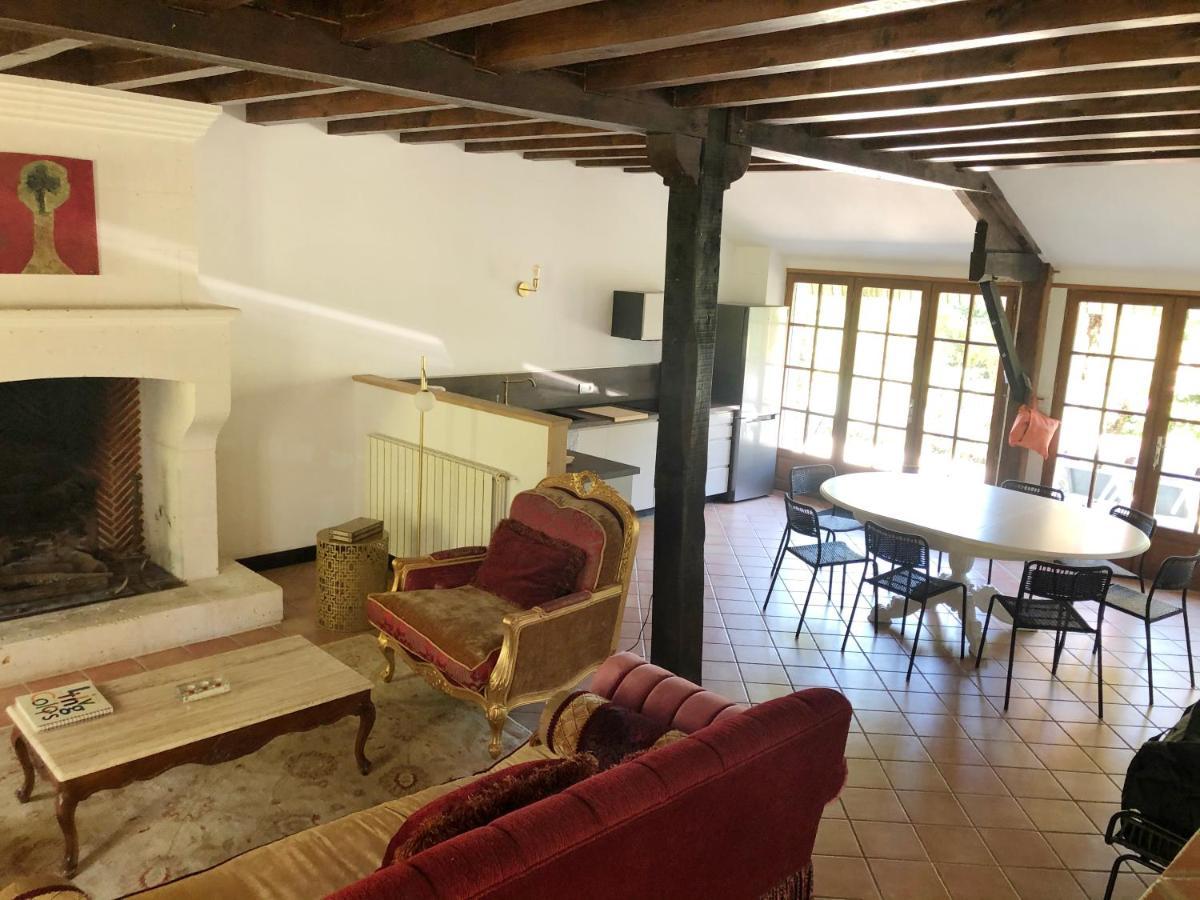 Villa Le Creyssac Saint-Félix-de-Bourdeilles Eksteriør billede